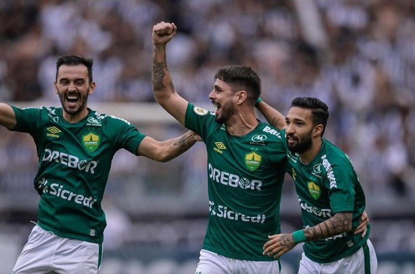 Cuiabá surpreende e vence Athletico-PR com facilidade dentro de casa
