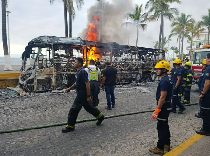 Onda de violência atinge o México após morte do narcotraficante 'El Mencho'