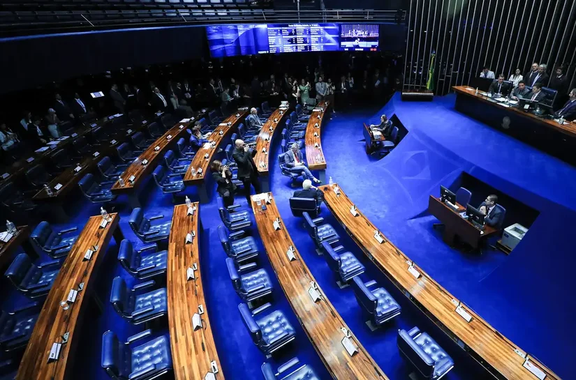 Senado segue Câmara e também derruba decreto do IOF