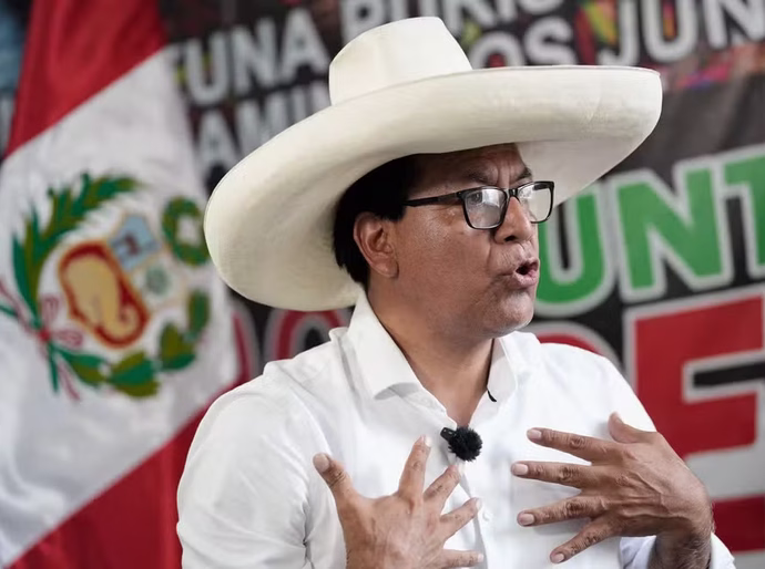Eleições no Peru: atrás na apuração, Roberto Sánchez pede recontagem 'de todas as atas que a legislação permita'