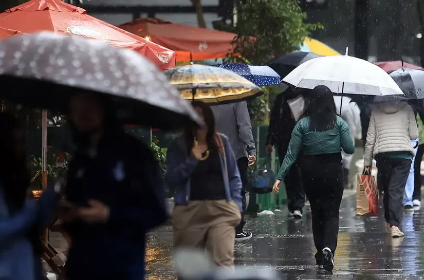 Centro-Oeste e Sudeste do país têm chuva com rajadas de vento