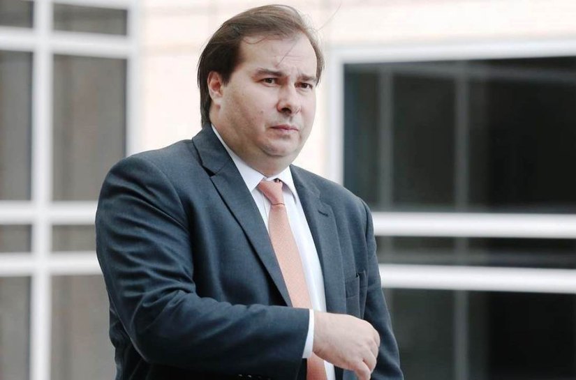 DEM expulsa Rodrigo Maia do partido