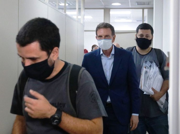 Após audiência de custódia, Crivella vai para presídio no Rio