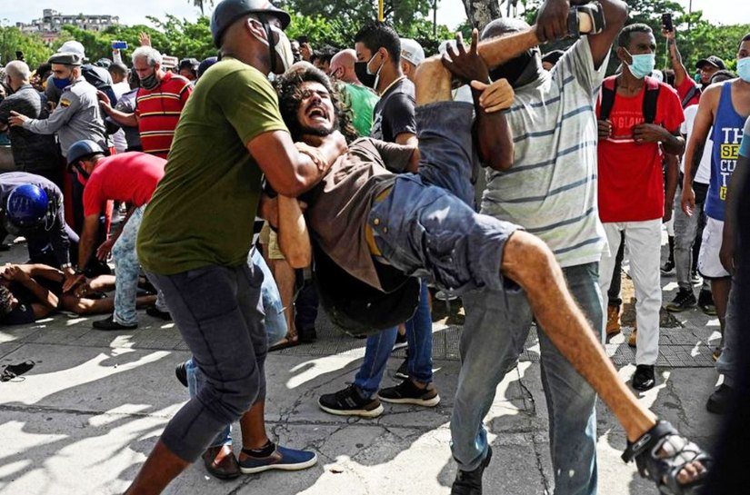 Cuba vive maiores protestos contra o Governo desde os anos noventa