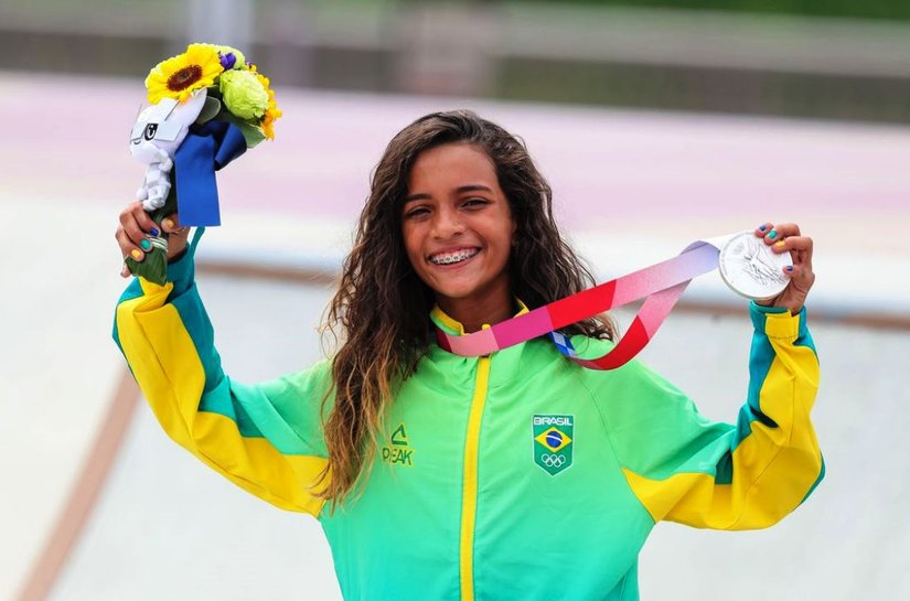 Rayssa Leal, a Fadinha, fatura prata no skate street em Tóquio 2020