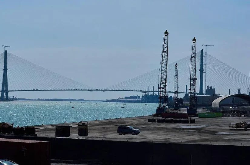 Trump ameaça bloquear a abertura da ponte EUA-Canadá