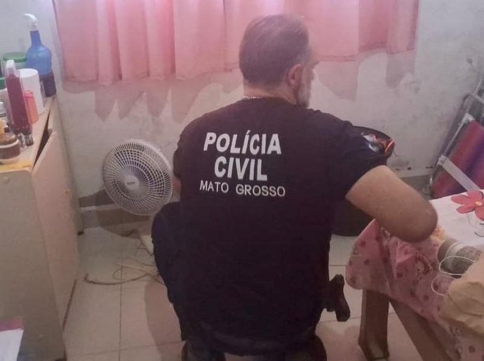 Polícia Civil realiza buscas na casa de professor acusado de assediar alunas em Tangará da Serra, MT