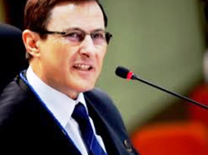 Natural da minúscula Taió, interior de SC, Waldir Teis de 67, ficou milionário no TCE de MT e foi indicado por Maggi, mesmo sem preparo