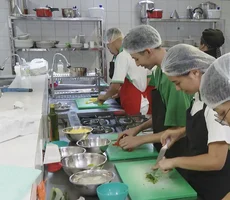 Desemprego até maio cai para 5,6%, o menor já registrado no período
