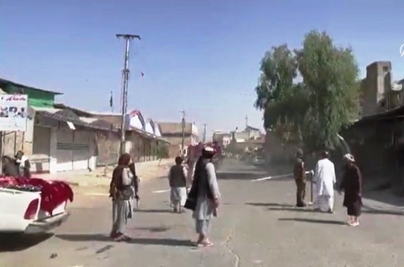 Explosão em mesquita deixa pelo menos 62 mortos no Afeganistão