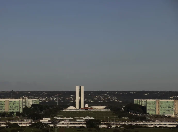 Governo consulta empresários e prepara pacote comercial para Trump