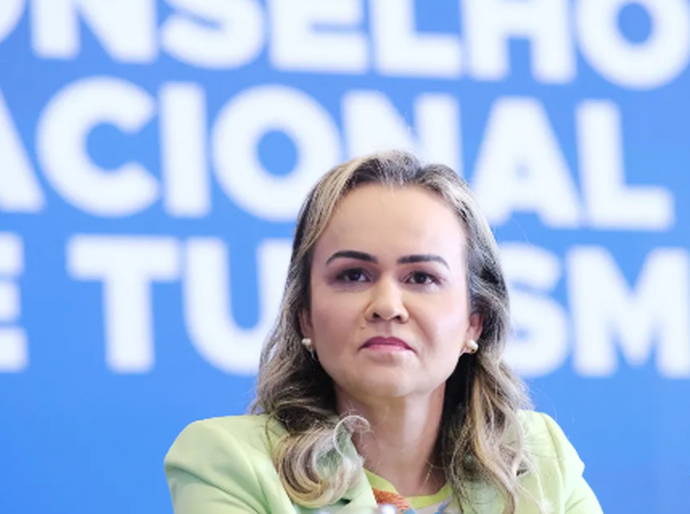 Governo muda versão, admite que Daniela Carneiro entregou cargo e confirma Sabino no Turismo