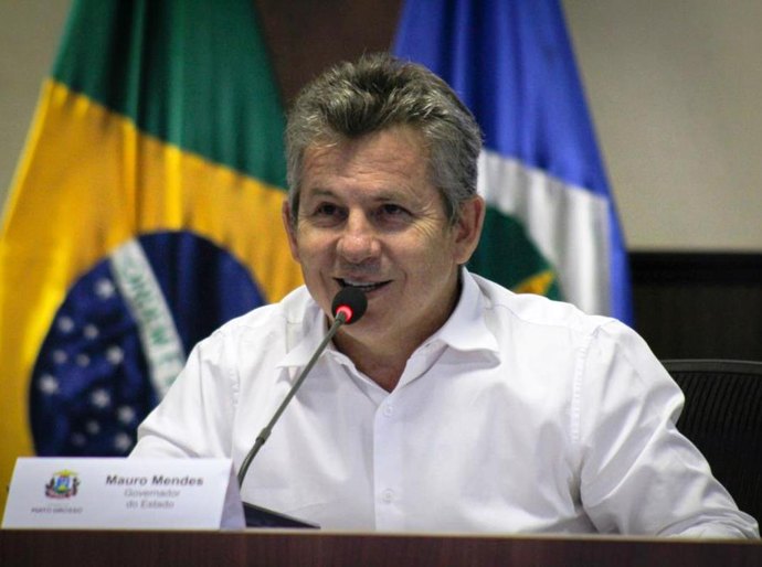 Mauro Mendes comemora aprovação da AL para adicional a servidores da Saúde que atuam contra a covid