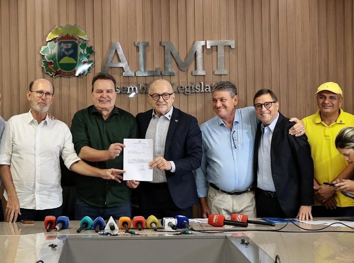 Governador entrega projeto de lei para diminuir custo do diesel e congelar Fethab até 2026