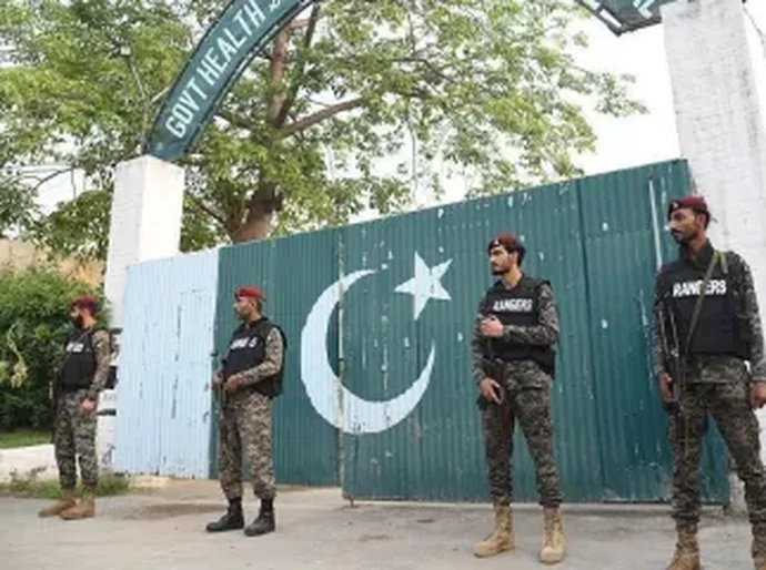 Paquistão destruiu jatos indianos em batalha aérea de uma hora, diz premiê