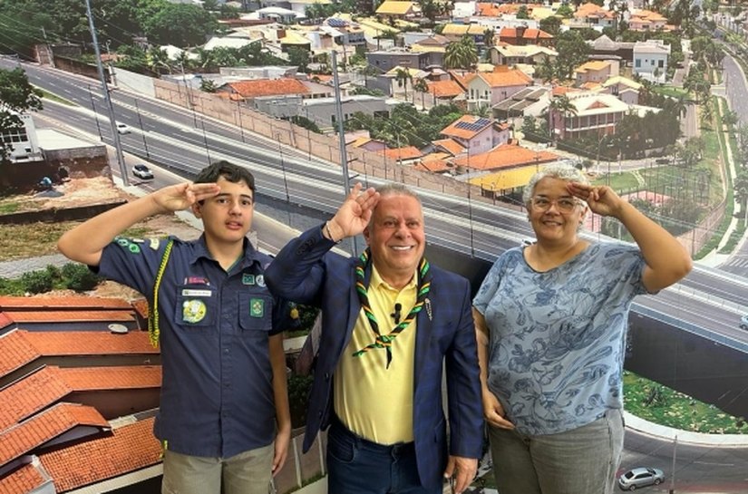 Chico 2000 recebe visita de membro do grupo de escoteiros Philippe Landes