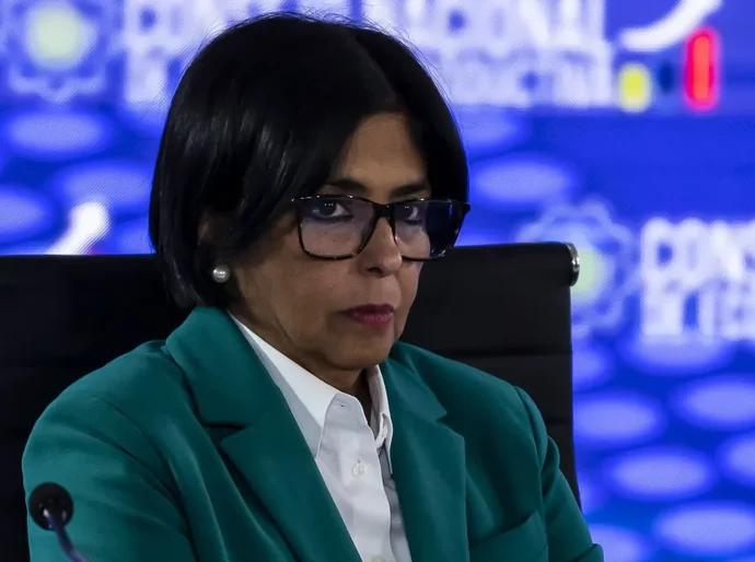 Veja quem é Delcy Rodriguez, vice da Venezuela que pode assumir país