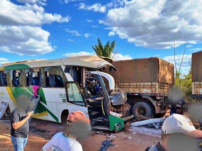 Acidente com ônibus que saiu de Vila Rica em MT mata 3 na BR 158