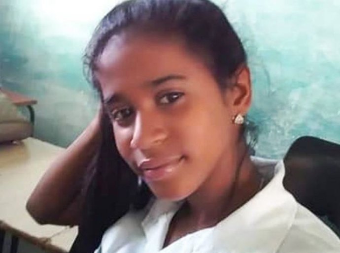 Cuba: Família diz que adolescente foi condenada a 8 meses de prisão após protestos