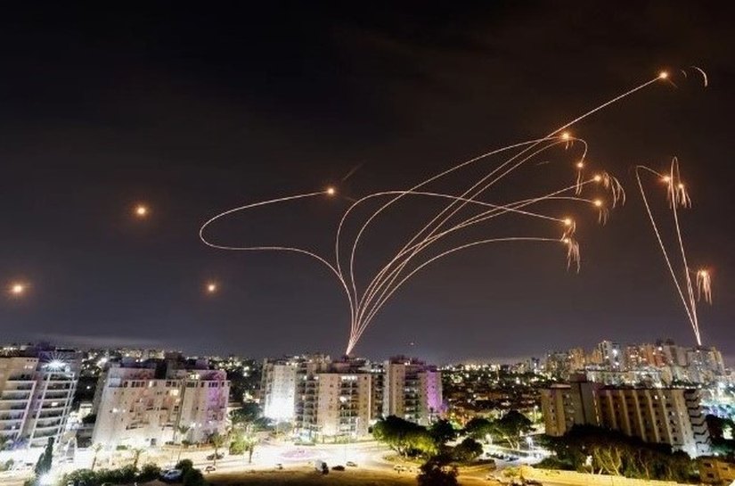 Domo de Ferro: Israel intercepta alguns drones do Irã e dispara sirenes nas principais cidades; veja imagens