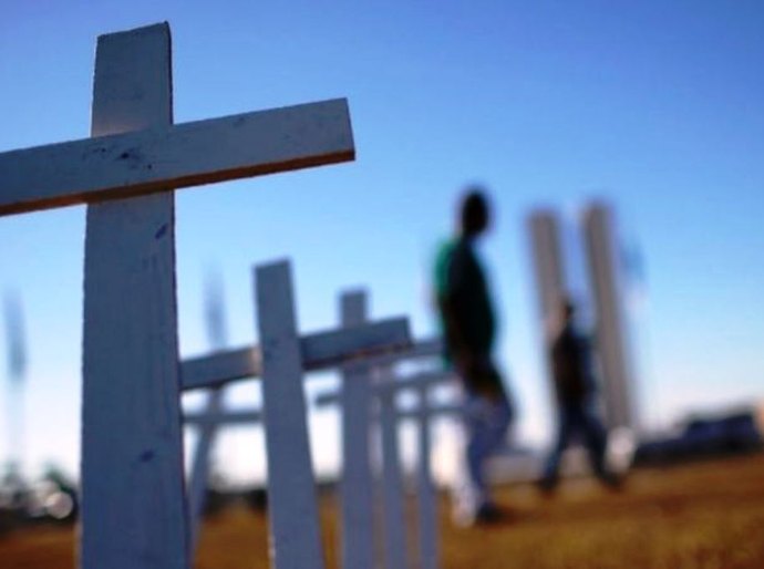 Brasil registra 745 mortes por covid-19 nas últimas 24h e total passa de 534 mil