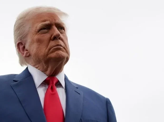 'Todos deveriam se retirar de Teerã imediatamente', alerta Trump