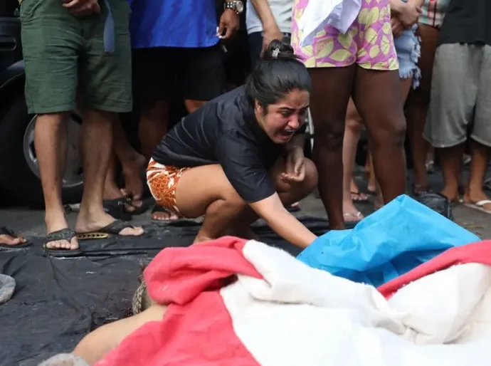 'Vi corpo sem cabeça, corpos totalmente desfigurados': o fotógrafo que acompanhou por 24 horas a operação policial que deixou 121 mortos no Rio