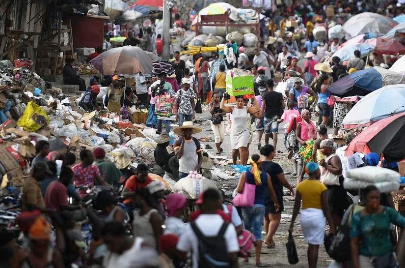 Delinquência e pobreza: as feridas de um Haiti sem presidente