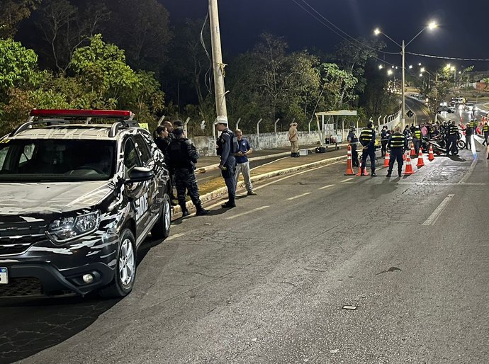 Operação Lei Seca no bairro da manga em Várzea Grande prende 2 e apreende 70 motocicletas