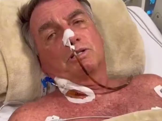 Bolsonaro é submetido a cirurgia em hospital particular de Brasília
