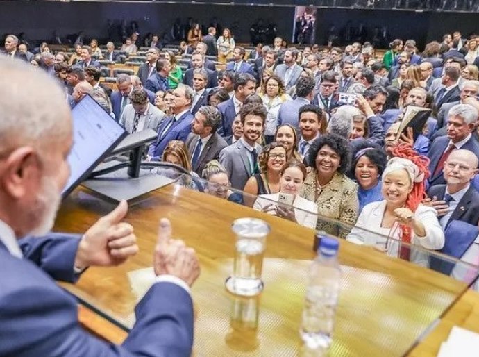 Congresso incomodado, viagens pelo Brasil e um ano do 8/1: o retorno de Lula do recesso