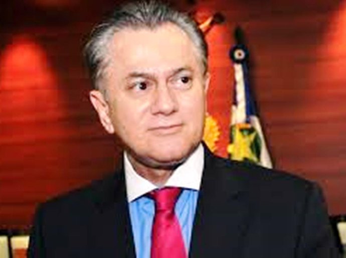 Veja Decisão: Desembargador aceita ação do MP/MT e determina que Emanuel cumpra decreto de Mauro Mendes