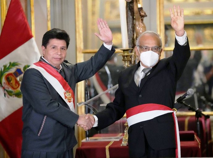 Castillo nomeia primeiro-ministro um advogado que lutou contra acusações de fraude de Keiko Fujimori
