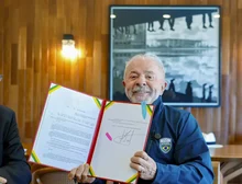 Lula sanciona lei que garante renovação automática da CNH