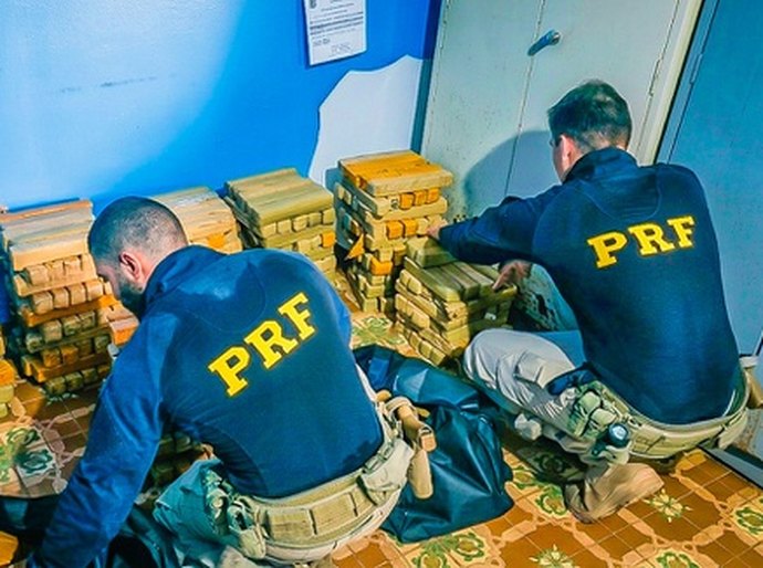 Veja Fotos: PRF apreende 340 tabletes de maconha durante fiscalização na BR-163, em Rosário Oeste,MT