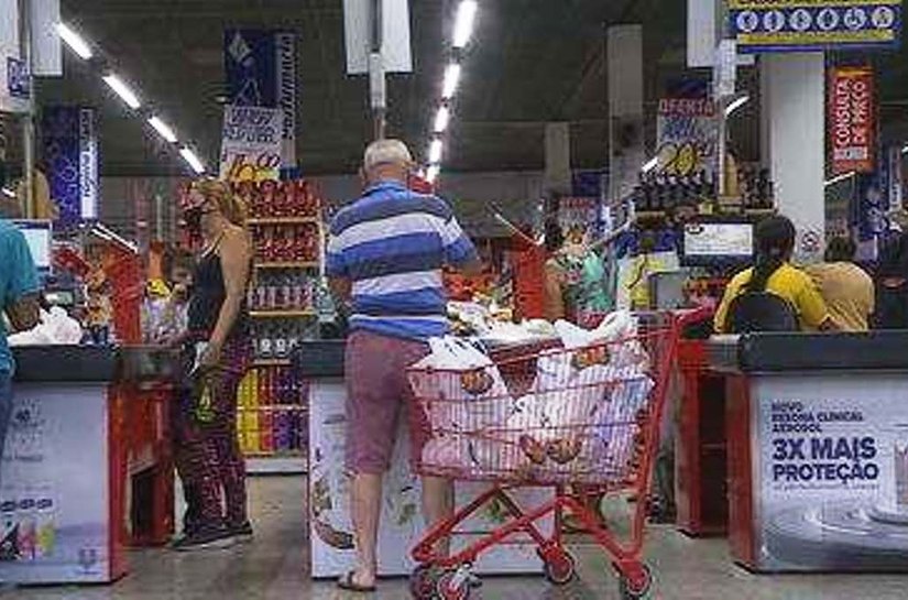 Inflação acelera a 1,62% em março, maior variação para o mês desde 1994