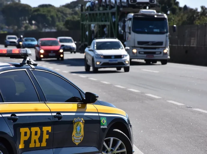 Ex-diretor da PRF confirma blitz no Nordeste, mas nega fiscalizar eleitores