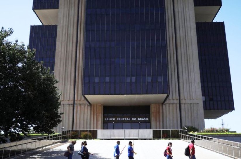 Inflação: BC cita alta de commodities e crise hídrica para descumprimento da meta