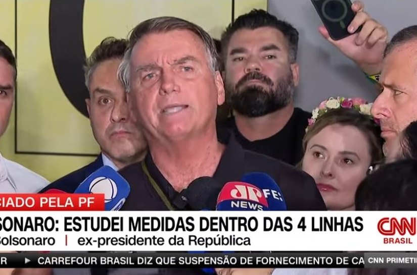 Estudei todas as medidas possíveis dentro das “quatro linhas” da Constituição, diz Bolsonaro