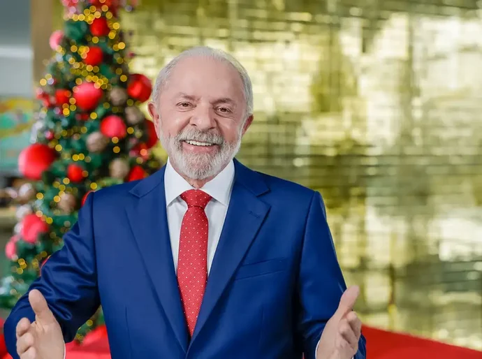 Lula faz balanço de ações e desafios: 'povo brasileiro é vencedor'