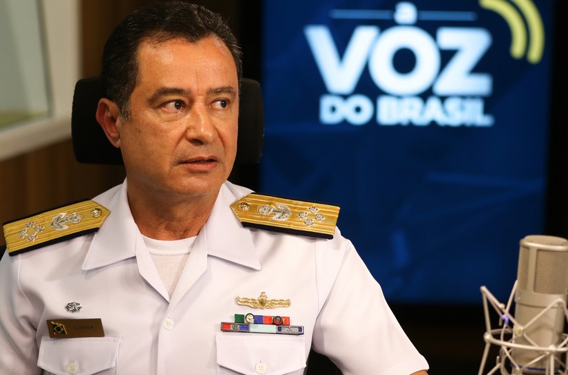 Após Cid dizer que ex-comandante tratou sobre golpe, Marinha afirma que é fiel no cumprimento da lei