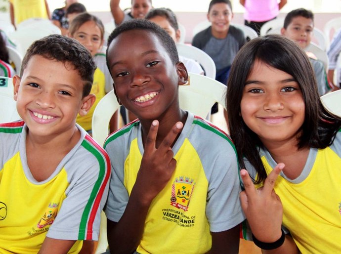Prefeitura de Várzea Grande receberá 30 mil alunos na volta às aulas na segunda, 07