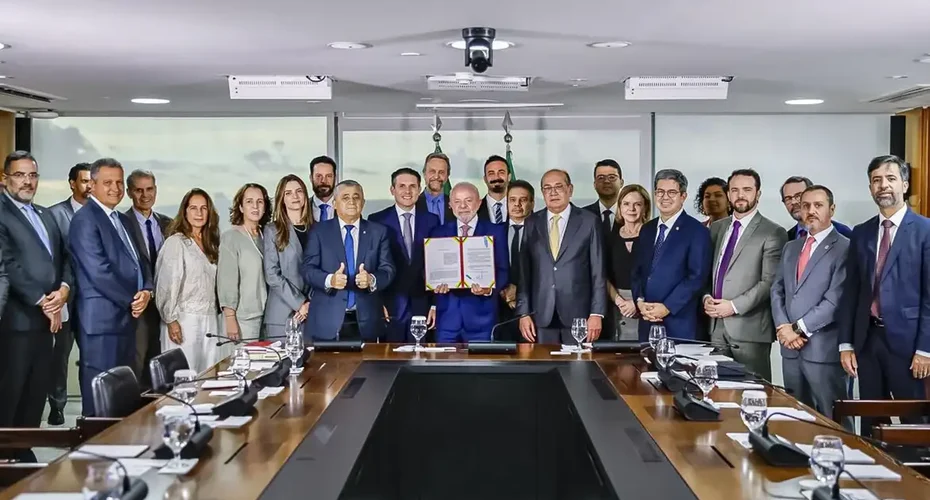 Lula sanciona Lei Antifacção e ressalta prisão de magnatas do crime