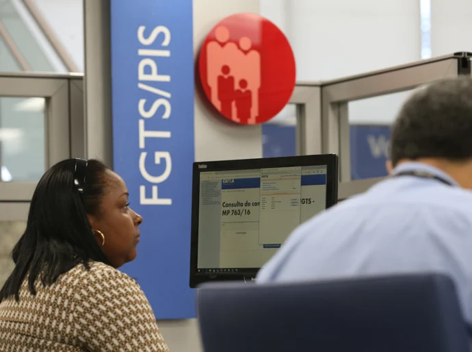 Desenrola 2.0: Durigan confirma uso do FGTS em programa para endividados