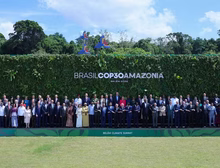 Líderes posam para foto de família na Cúpula pré-COP30 em Belém