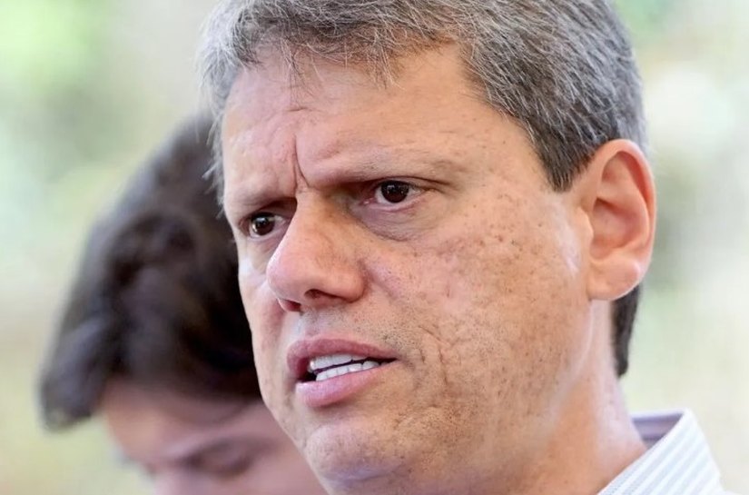 “Estava completamente errado”, diz Tarcísio ao defender uso de câmeras em PMs