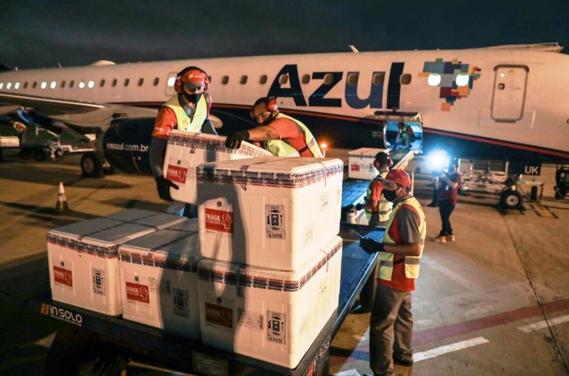 Mato Grosso recebe 24 mil doses da vacina contra a Covid 19 AstraZeneca