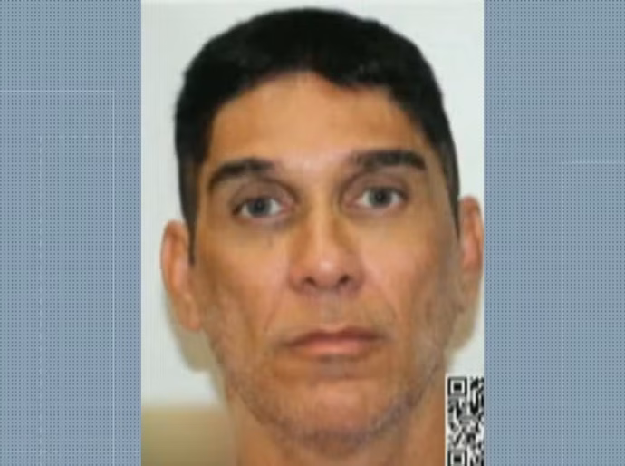 Polícia realiza operação contra cassino online ilegal de grupo ligado ao contraventor Adilsinho