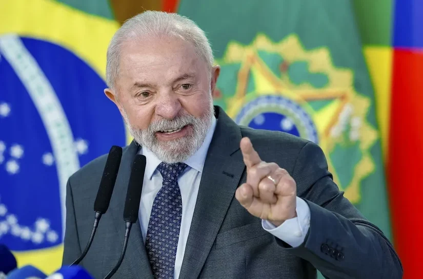 Lula classifica como “medida arbitrária” revogação de vistos de ministros