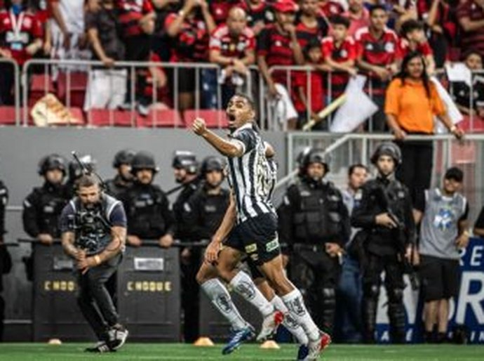 Vasco vence Botafogo, deixa Z4, e briga pelo título do Brasileirão embola de vez